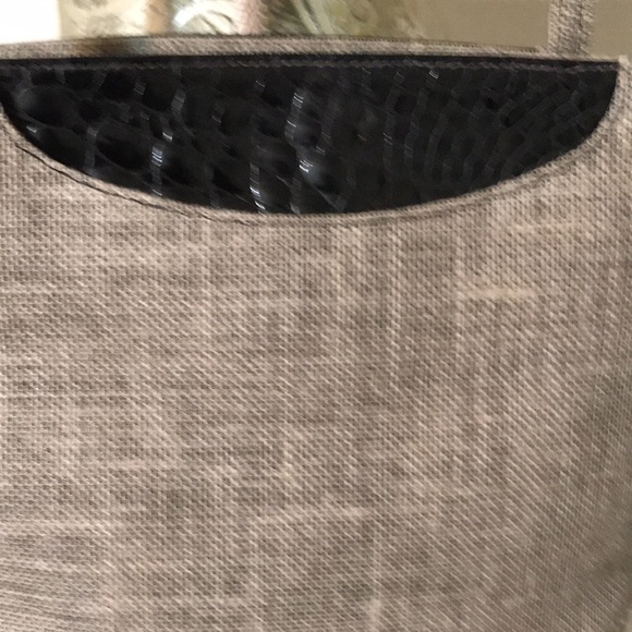 Retta Wollfe genuine alligator and cloth made in Italy shoulder bucket bag. - Picture 8 of 13